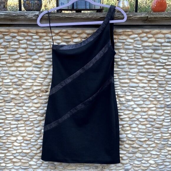 Jay Godfrey Black One Shoulder Mini Sheath Dress. Size 0. Excellent Condition - Picture 2 of 3